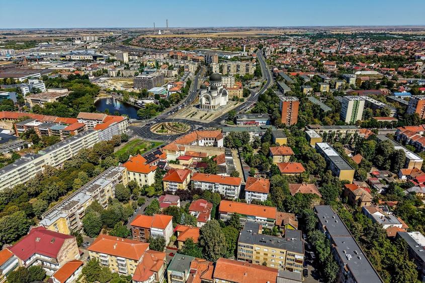 Casă individuală cu 5 camere cu Canalizare în Ultracentral