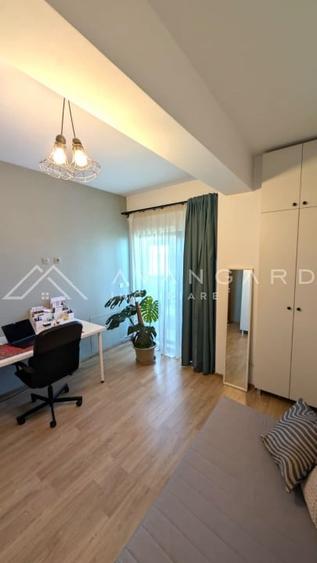 Apartament cu 3 camere semidecomandat în Europa