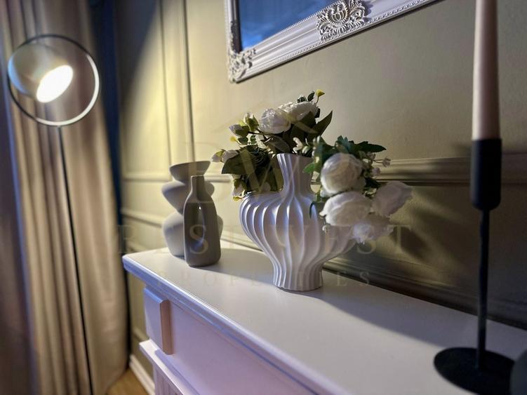 Apartament cu 3 camere semidecomandat, mobilat în Cetății