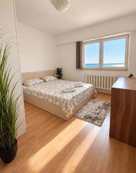 Apartament cu 3 camere decomandat în Faleza Nord