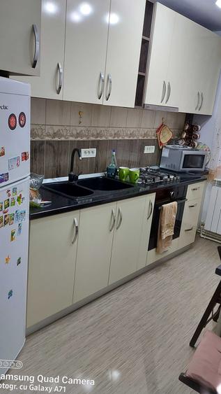Apartament cu 3 camere semidecomandat în Central