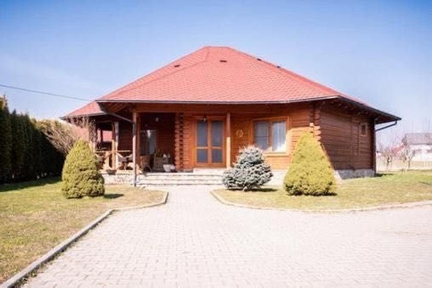 Casă cu 3 camere în Lazu Baciului