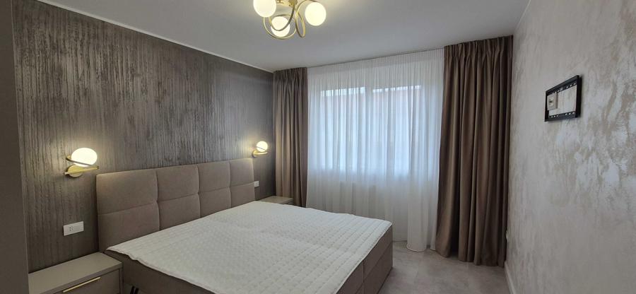 Apartament cu 3 camere decomandat în Exterior Vest