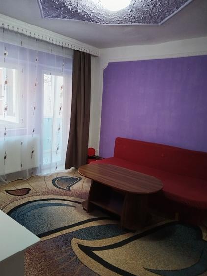 Garsonieră decomandată în Central
