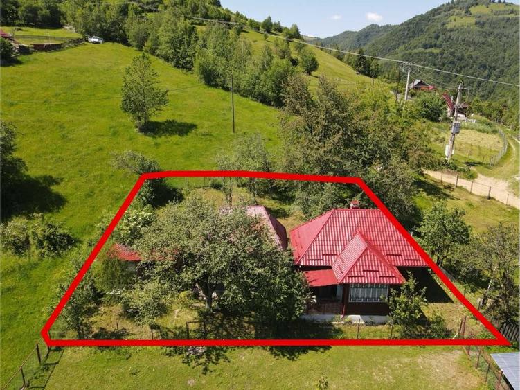 Casă cu 3 camere în Muntele Rece
