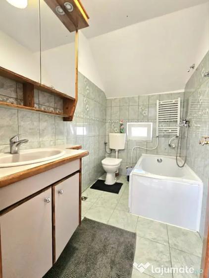 Apartament cu 3 camere decomandat în Chișoda