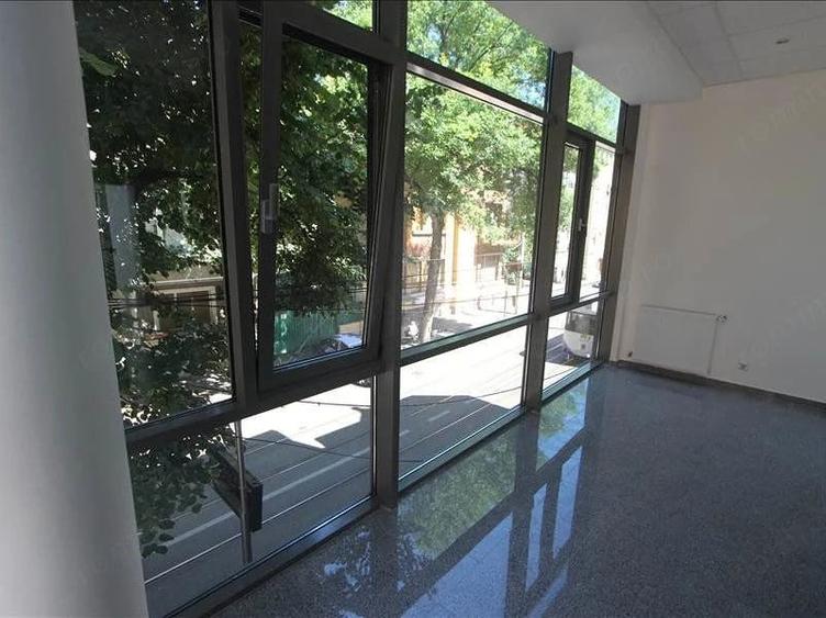 Spațiu comercial, de 100 mp, în Ultracentral