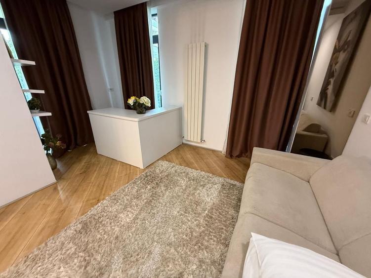 Apartament cu 4 camere, mobilat în Barbu Văcărescu