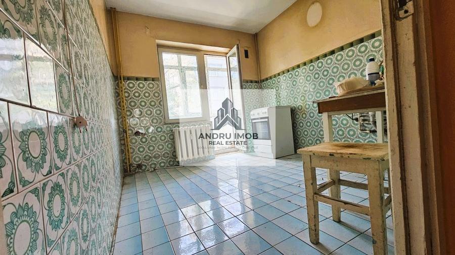 Apartament cu 3 camere decomandat în Dristor