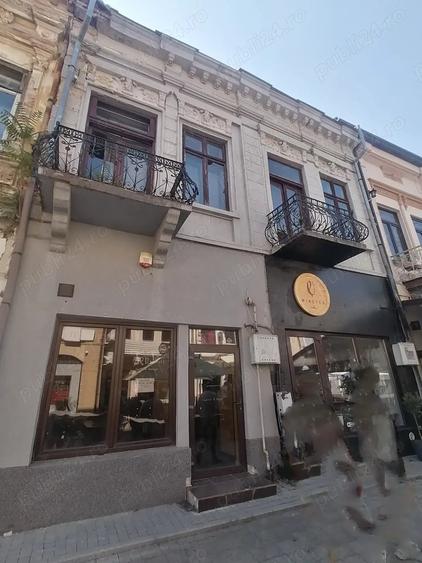 Casă cu 6 camere în Central