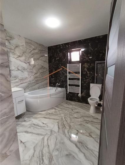 Casă individuală cu 4 camere cu Canalizare în Câmpineanca