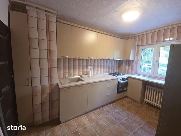 Apartament cu 3 camere decomandat, mobilat în Crângași