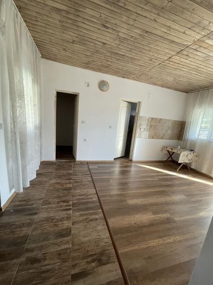 Casă cu 2 camere în Vultureni