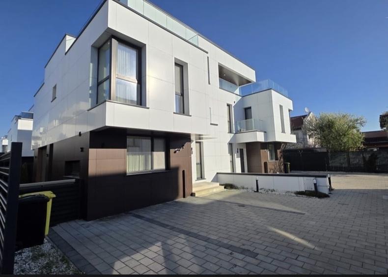Casă individuală cu 5 camere cu Canalizare în Pipera