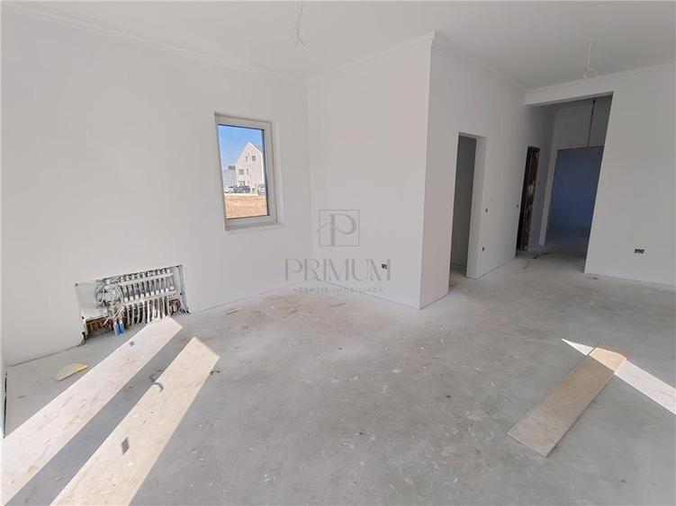 Duplex cu 3 camere cu Canalizare în Moșnița Nouă