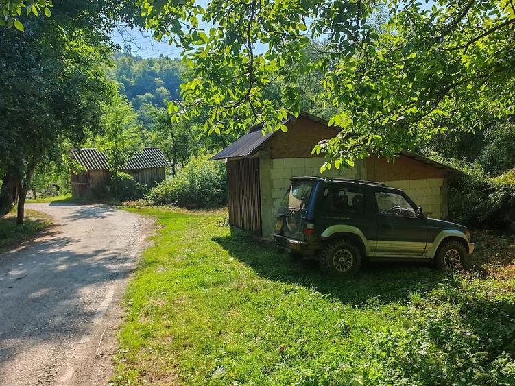 Casă cu 5 camere cu Teren 23000 Mp în Blăjeni