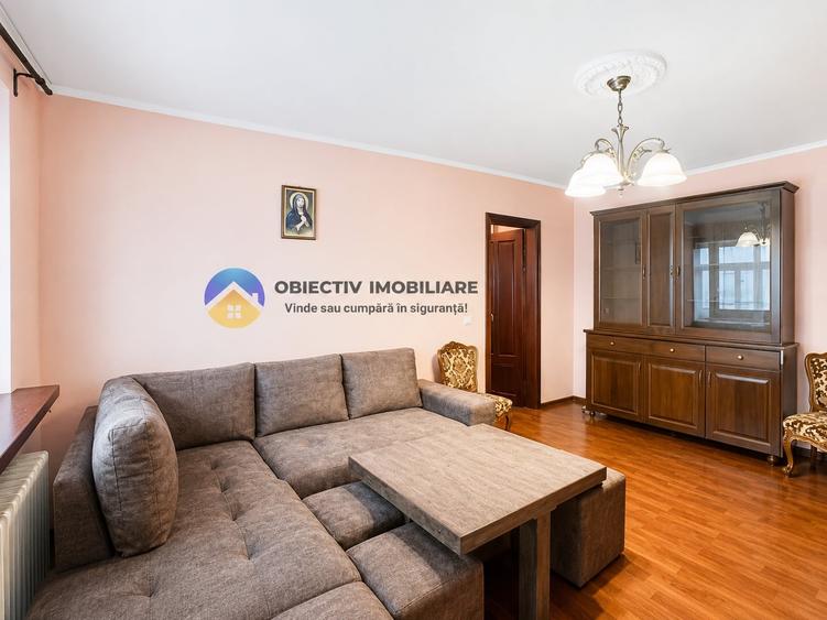 Apartament cu 3 camere semidecomandat, mobilat în Central