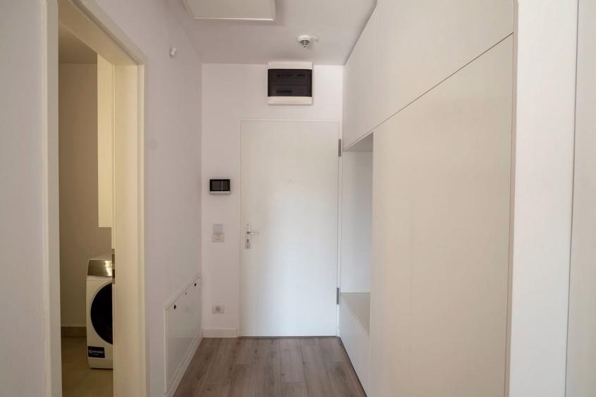 Apartament cu 3 camere decomandat, mobilat în Take Ionescu