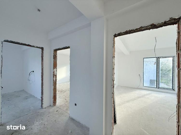 Casă cu 4 camere cu Teren 493 Mp în Corbeanca