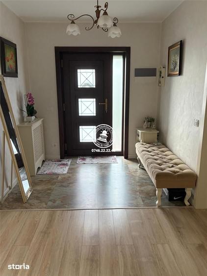 Casă cu 6 camere cu Teren 1500 Mp în Bucium