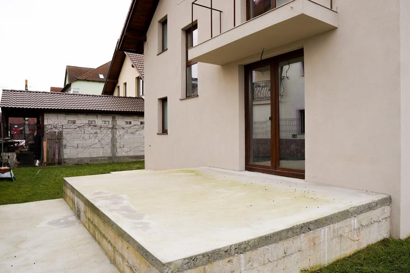 Casă individuală cu 4 camere cu Canalizare în Tălmaciu