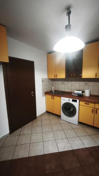 Apartament cu 3 camere decomandat în Nerva Traian