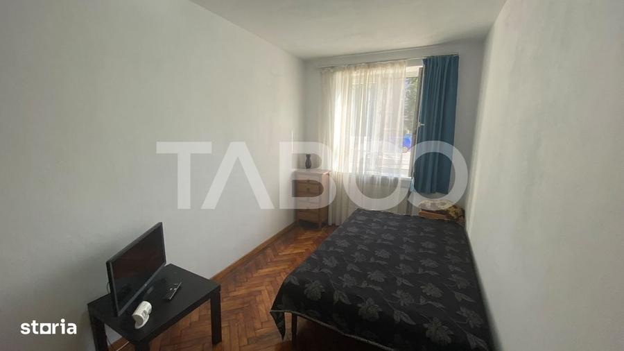 Apartament cu 3 camere semidecomandat în Terezian