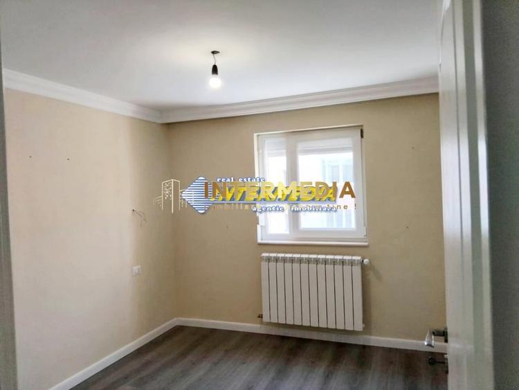 Apartament cu 3 camere semidecomandat, mobilat în Ampoi 1