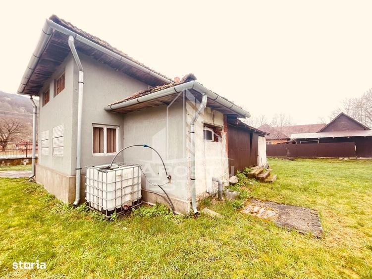 Casă cu 2 camere în Almaș