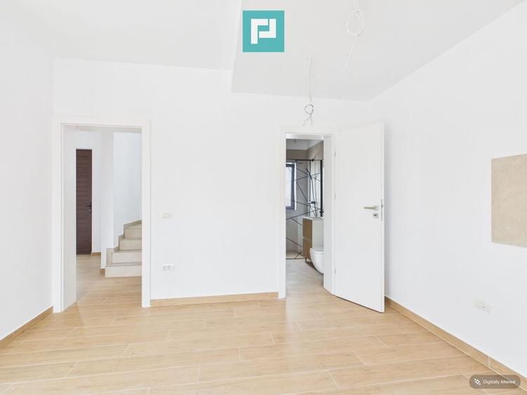 Duplex cu 4 camere cu Canalizare în Covaci