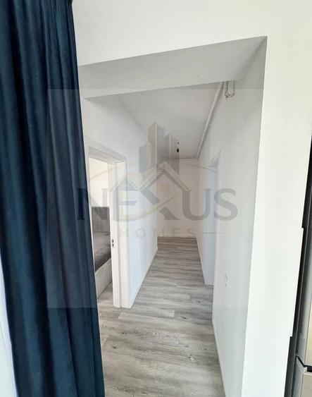 Apartament cu 3 camere semidecomandat, mobilat în Sud