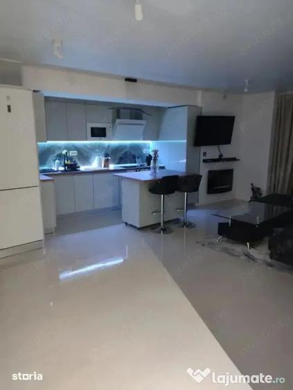 Apartament cu 2 camere semidecomandat în Parcul Carol