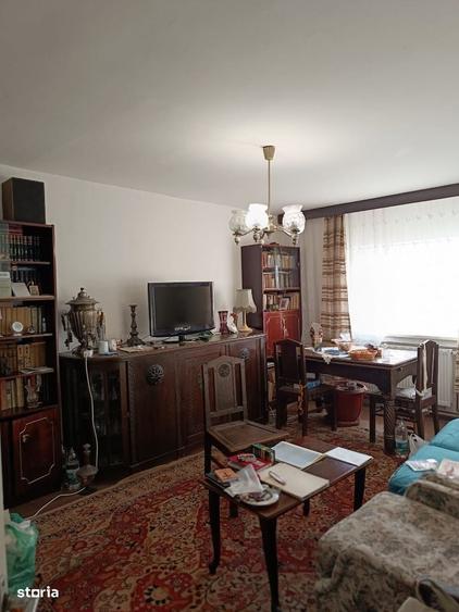 Apartament cu 2 camere decomandat în Sărari