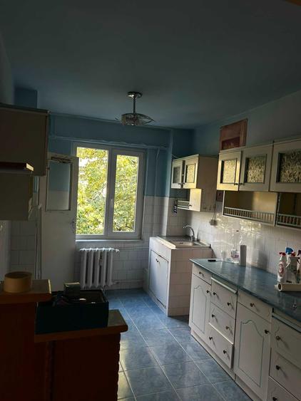 Apartament cu 3 camere decomandat în Iosia