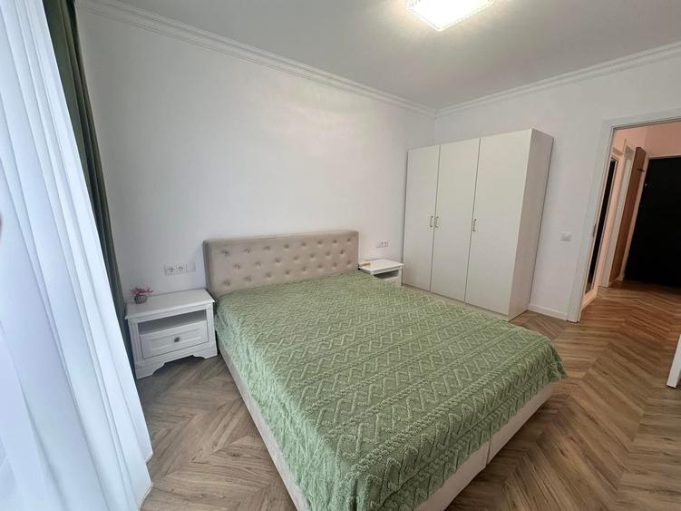 Apartament cu 3 camere decomandat în Independenței