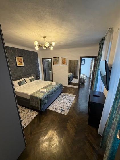 Apartament cu 3 camere semidecomandat, mobilat în Centrul Istoric