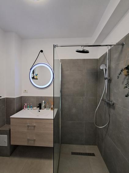 Casă cu 4 camere în Dragomirești-Deal