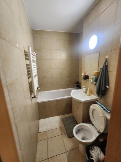 Apartament cu 2 camere decomandat în Titan