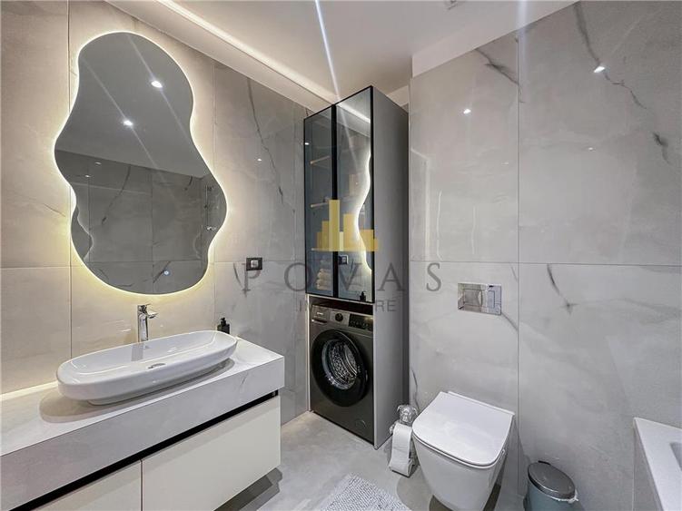 Apartament cu 3 camere semidecomandat, mobilat în Pipera
