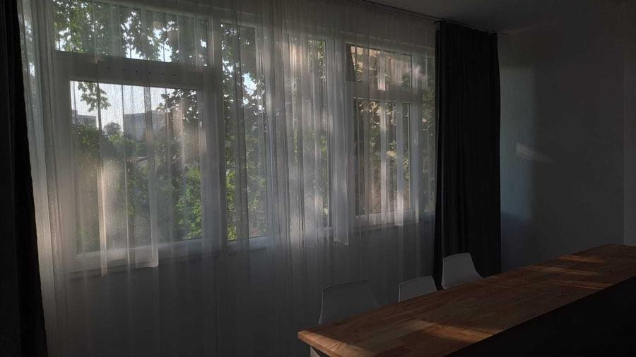 Apartament cu 3 camere semidecomandat în Alexandru Obregia