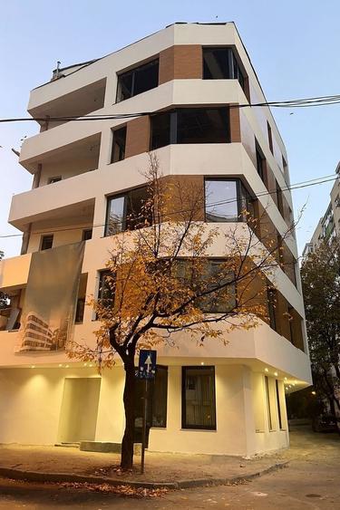 Apartament cu 3 camere semidecomandat în Ferdinand