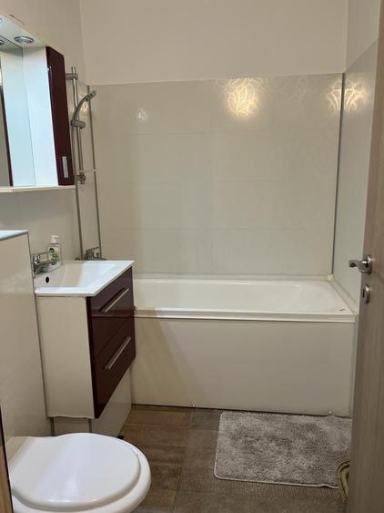 Apartament cu 2 camere decomandat în Calea București