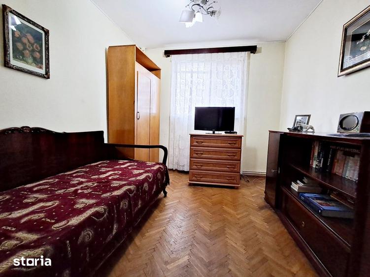 Apartament cu 3 camere decomandat în Micro 21