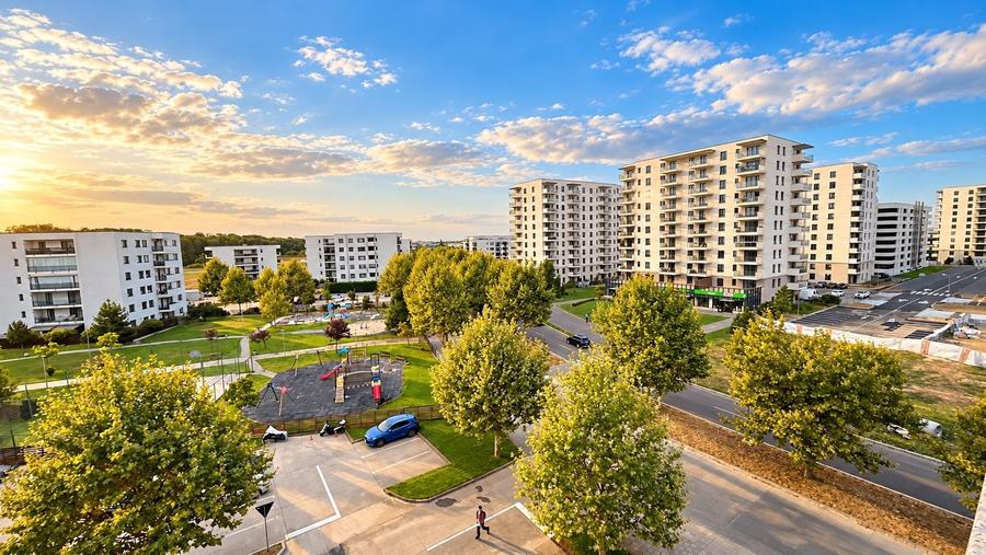 Apartament cu 2 camere semidecomandat, mobilat în DN 1