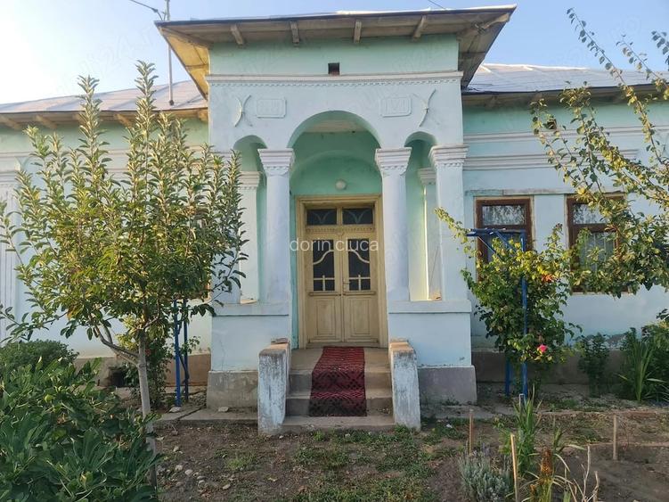 Casă cu 3 camere cu Teren 2190 Mp în Redea