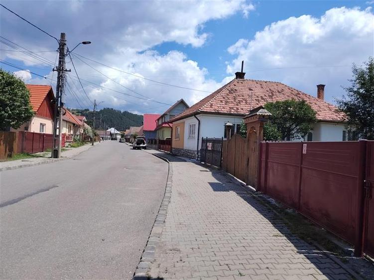 Duplex cu 2 camere cu Canalizare în Est