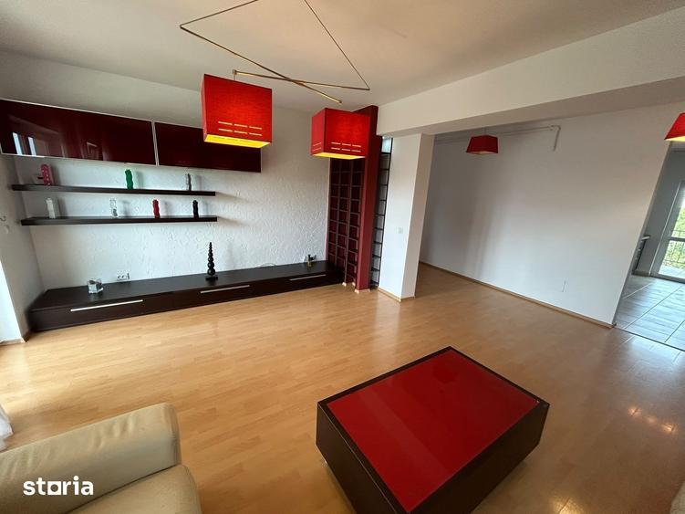 Apartament cu 3 camere decomandat în Central