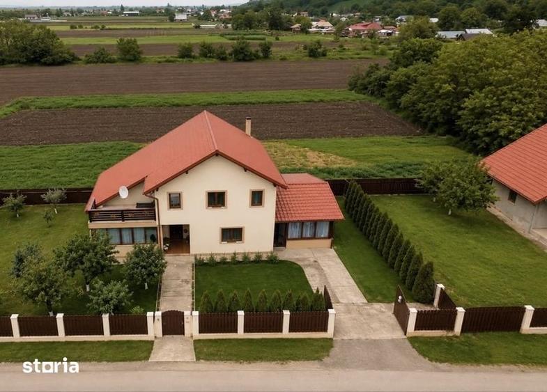 Casă cu 4 camere cu Teren 195 Mp în Central