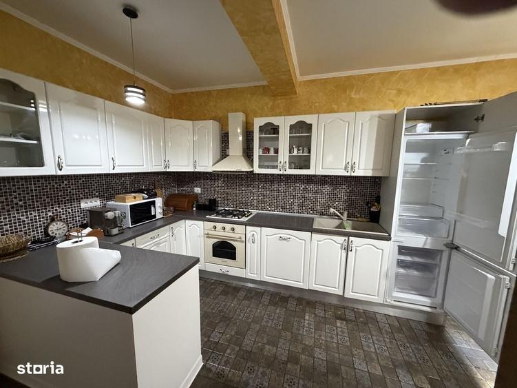 Casă cu 4 camere cu Teren 1300 Mp în Ogrezeni
