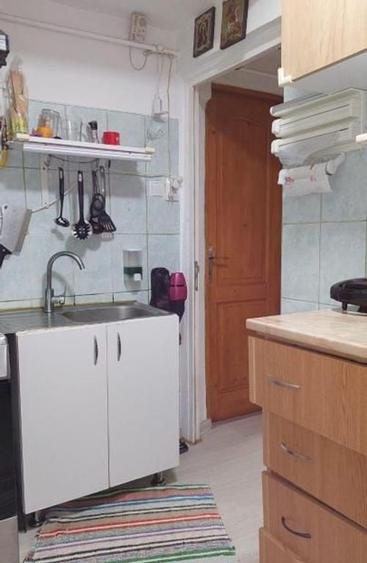 Casă cu 5 camere cu Teren 180 Mp în Republicii